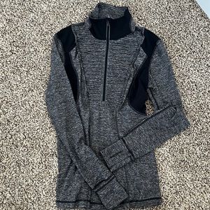 Lululemon Athletica 3/4 zip pullover. Like new.size 4. Like new.